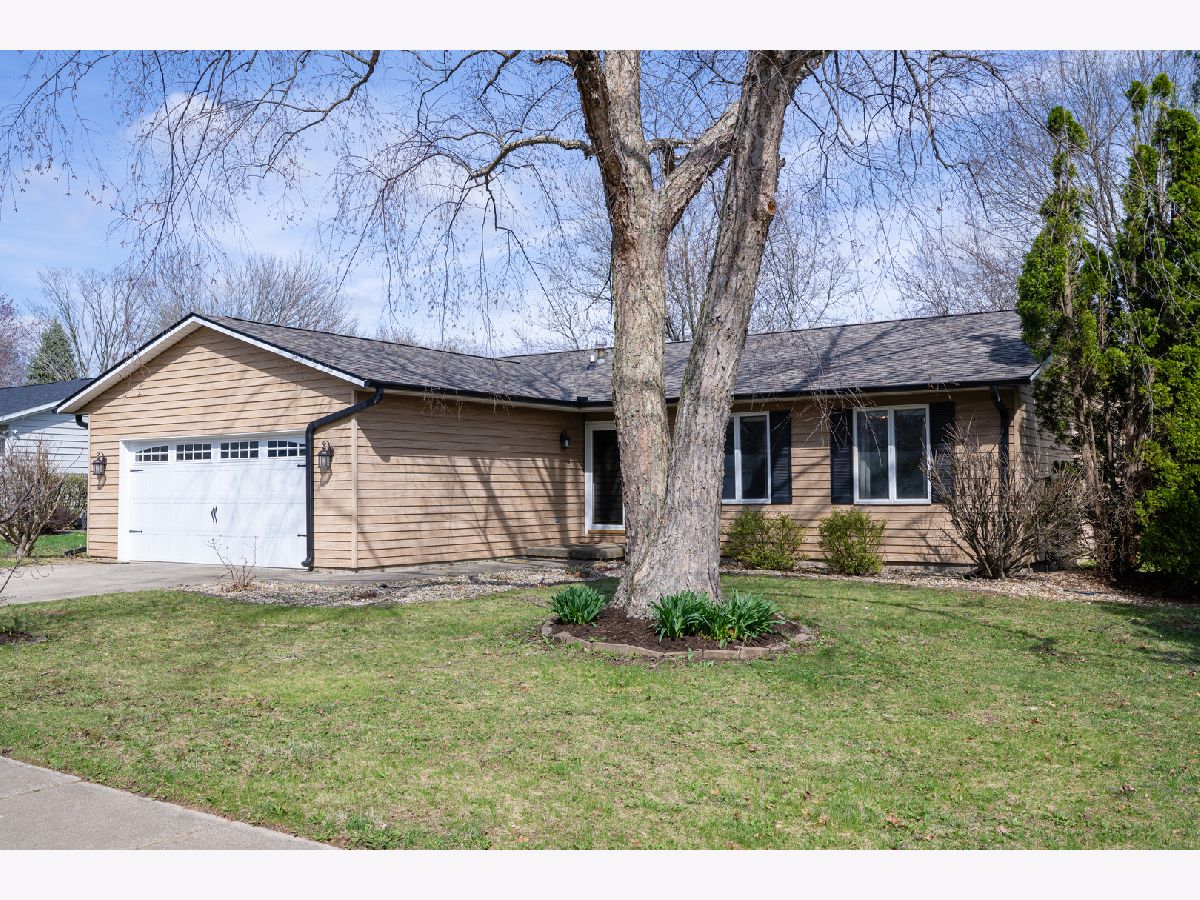 Homes Sold Sunny Dale Acres Mahomet Illinois, 1004 Fawn