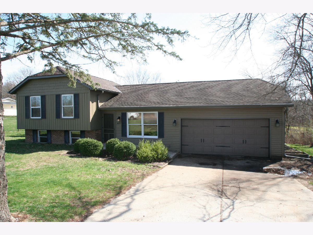  For Sale Mackinaw Illinois, 801 Heritage Drive