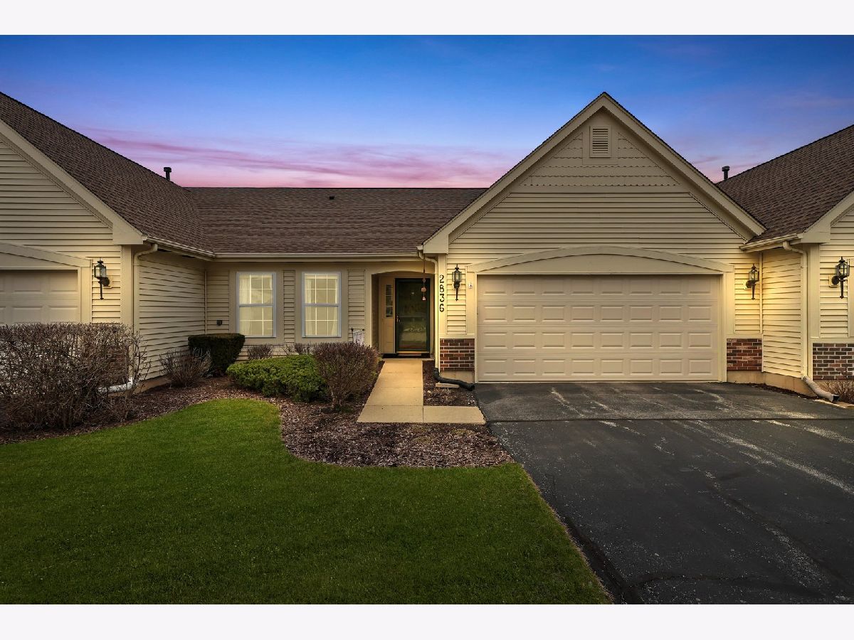 Townhomes & Condos Sold Cambridge At Midlane Wadsworth Illinois, 2836 Southern Hills