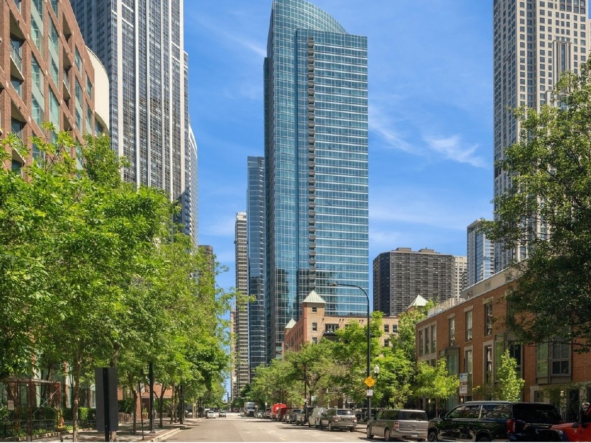 Condos & Townhomes Sold Parkview Condominiums Chicago Illinois, 505 Mcclurg