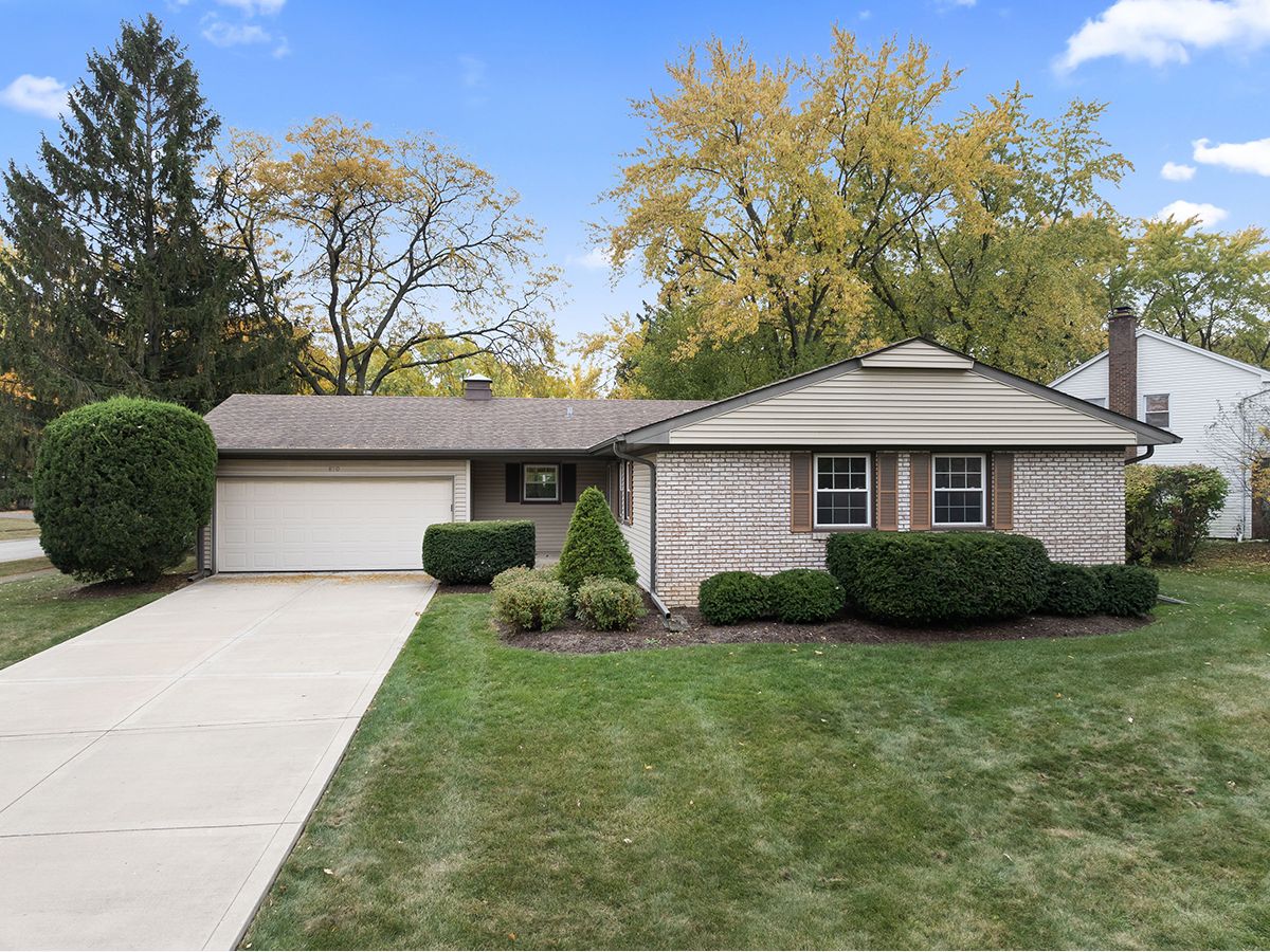 Homes Sold Strathmore Buffalo Grove Illinois, 810 Dorncliff