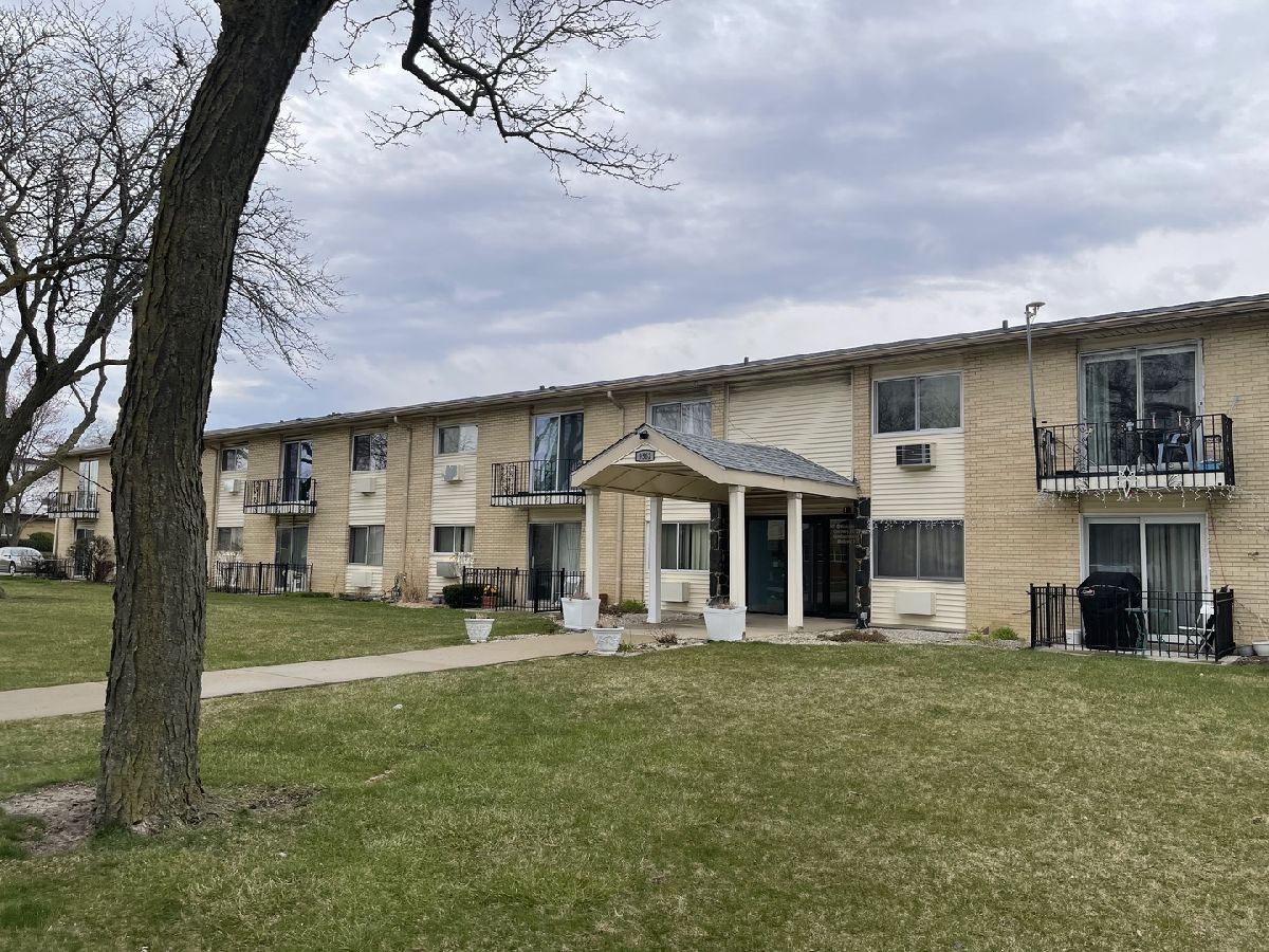 Condominiums Sold Coventry Place Des Plaines Illinois, 9562 Park