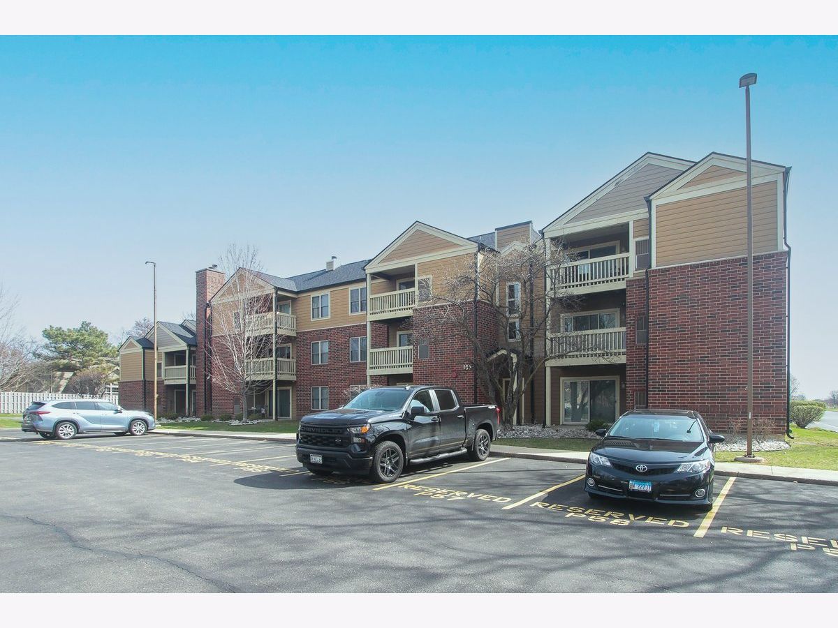 Condominiums Sold Park Bloomingdale Bloomingdale Illinois, 105 Glengarry