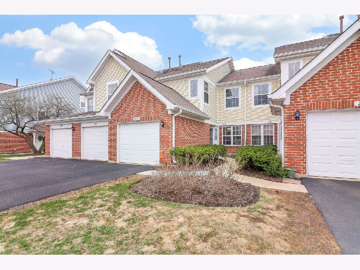 Townhomes & Condos Rented Turnberry Manor Roselle Illinois, 267 Ashbury