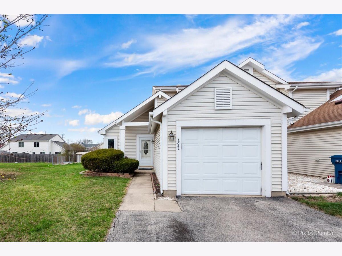 Homes & Townhomes Sold Westlake Glendale Heights Illinois, 1832 Schmale