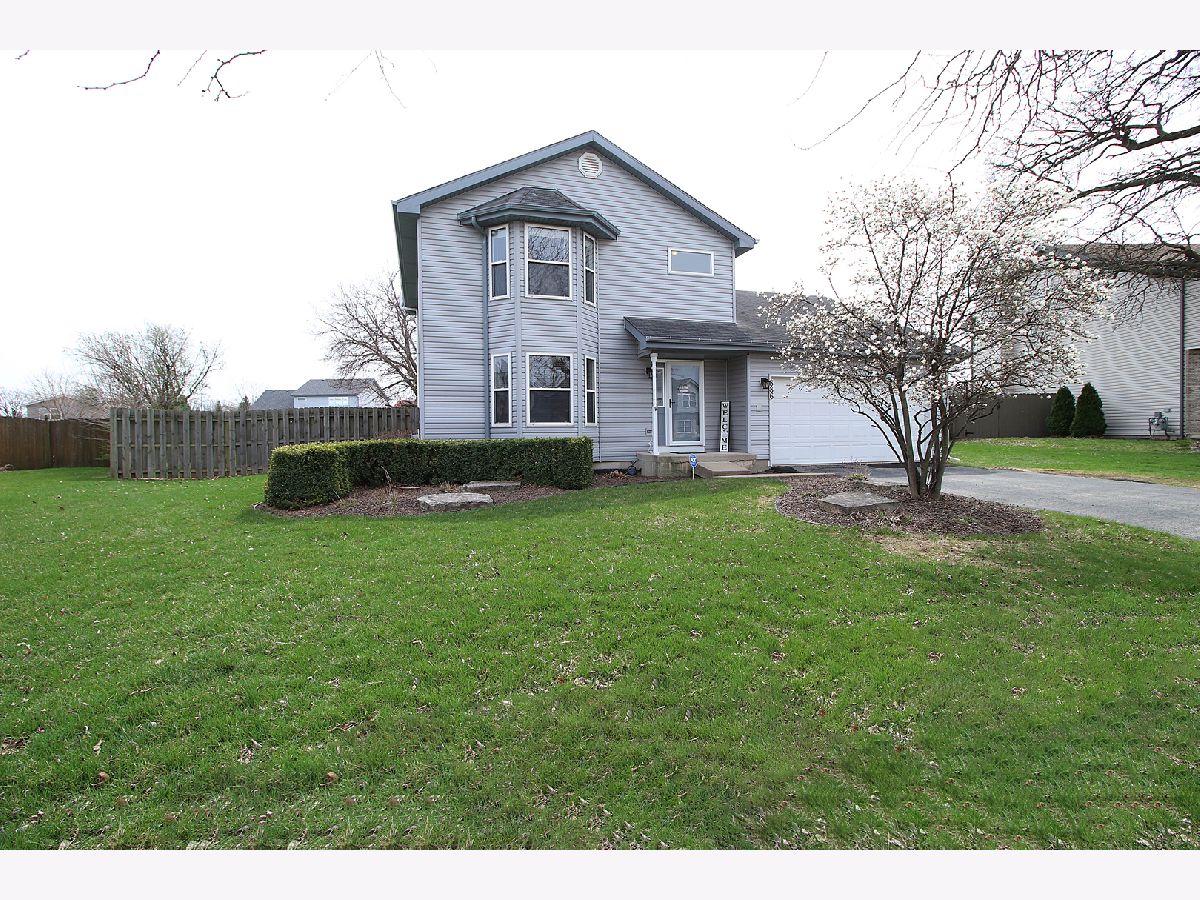 Homes & Condos & Townhomes Sold Meadowbrook Elwood Illinois, 886 Arrowhead