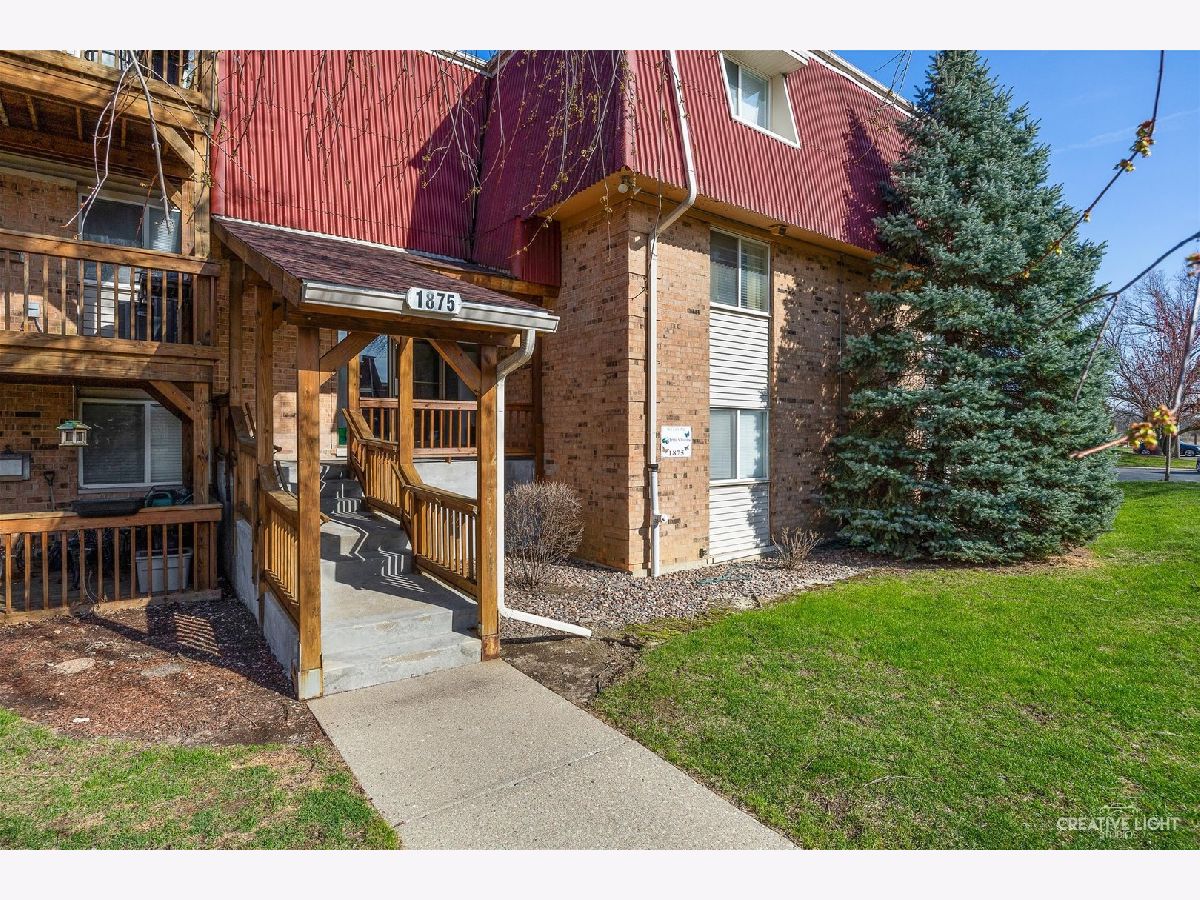 Condominiums Sold Linden Woods Aurora Illinois, 1875 Tall Oaks