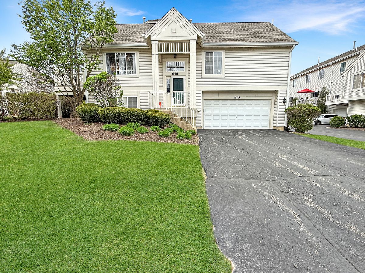 Homes & Townhomes & Condos Sold Madrona Village Round Lake Illinois, 648 Rosehall