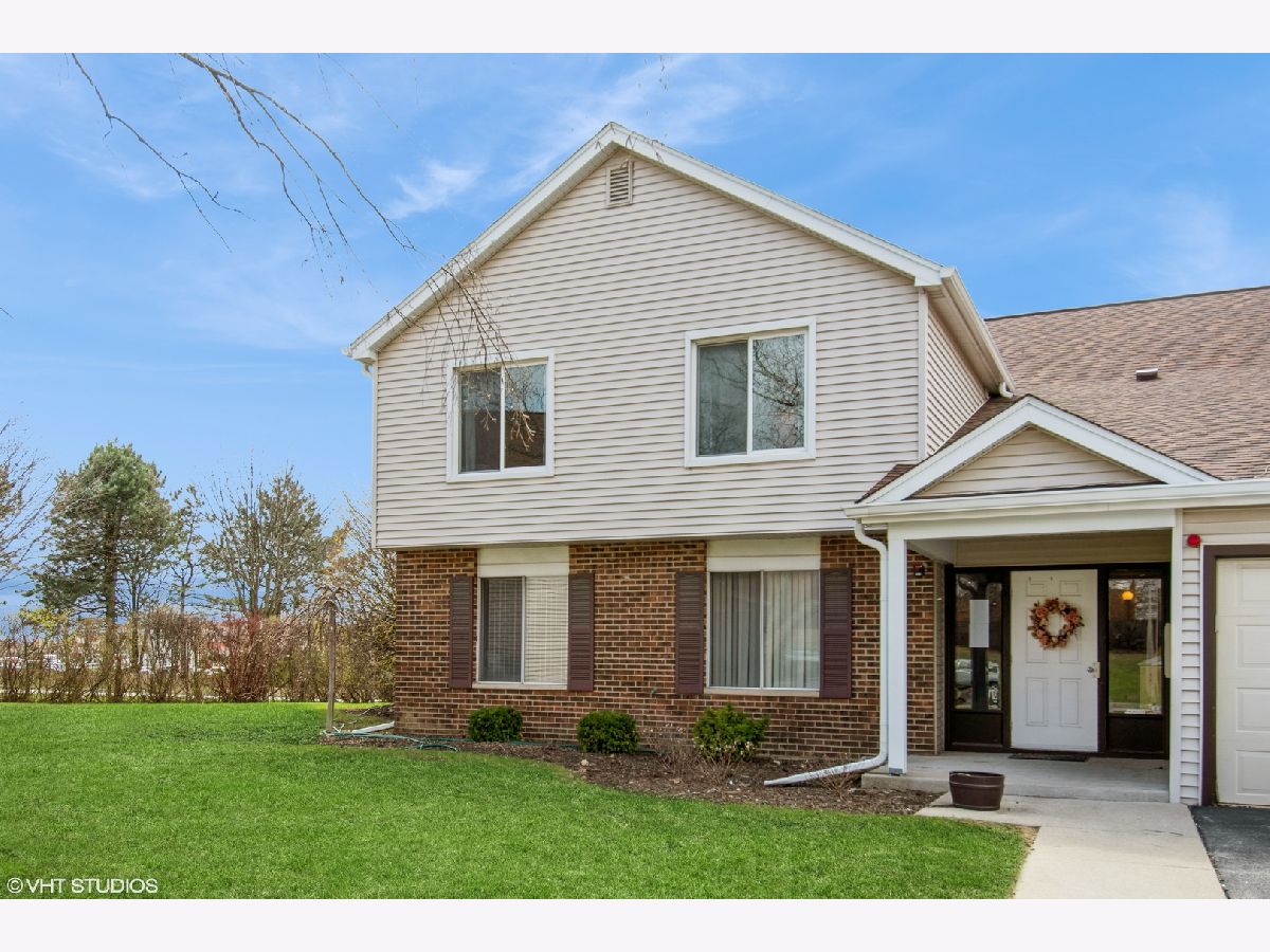 Condos & Townhomes Sold Park Lane Woodridge Illinois, 7010 Dover