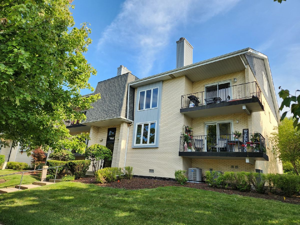 Condos & Townhomes & Homes Sold Golfview Estates Orland Park Illinois, 7915 157th