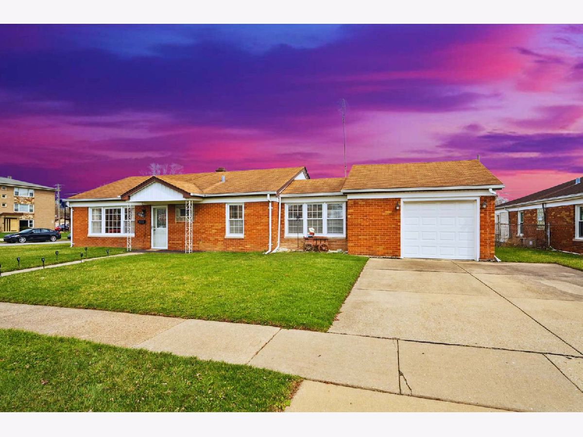  Rented Merrionette Park Illinois, 3175 Meadow Lane