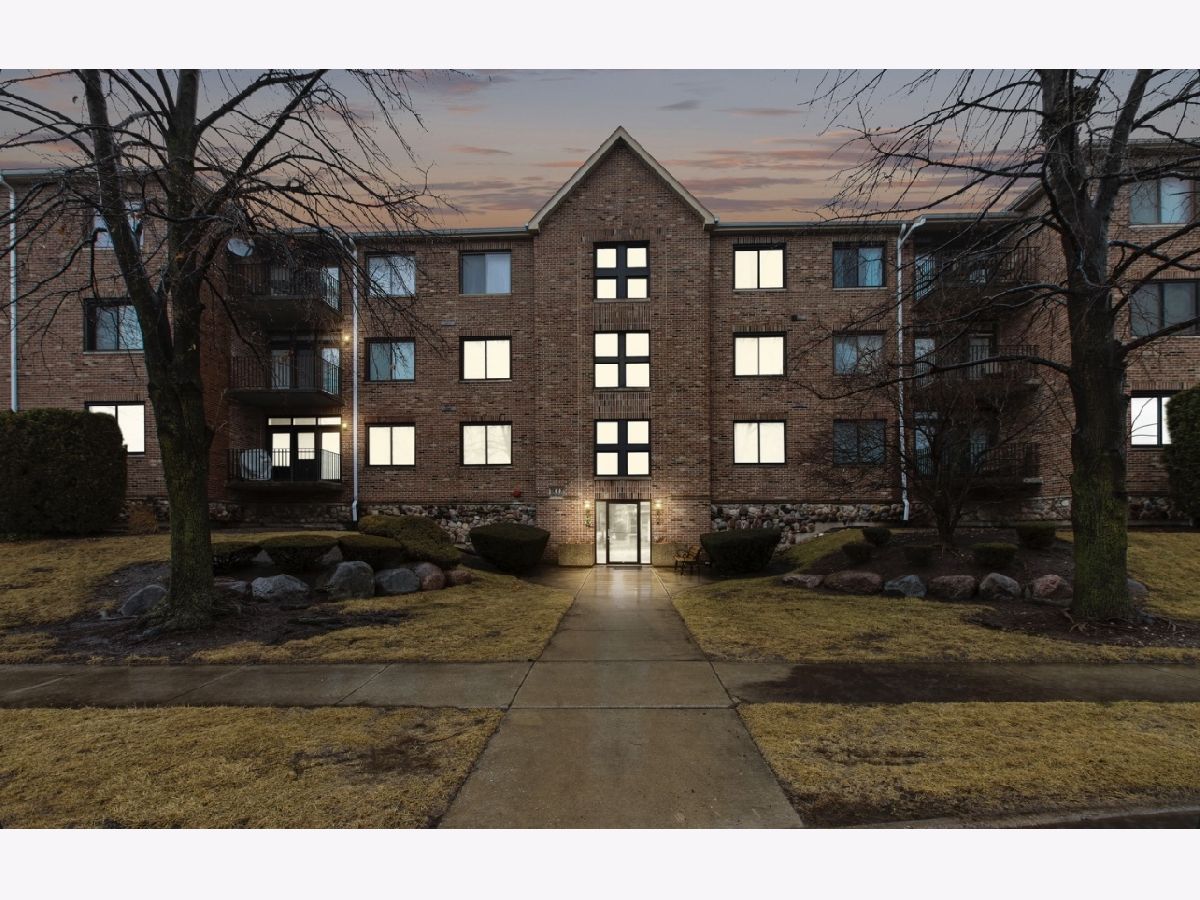 Townhomes & Condos Sold Acorn Glen Oak Lawn Illinois, 11001 Deblin