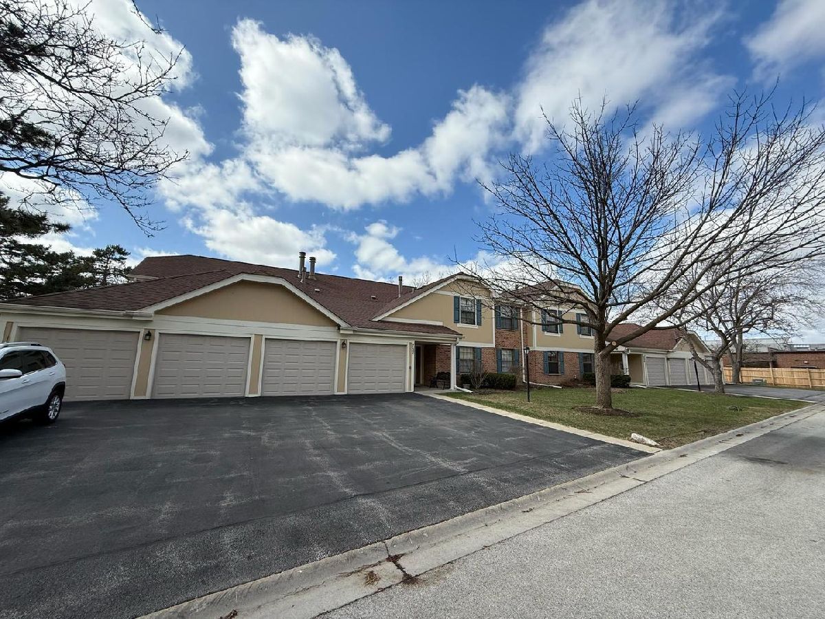 Condos & Townhomes Sold Lexington Commons Wheeling Illinois, 732 Elmwood
