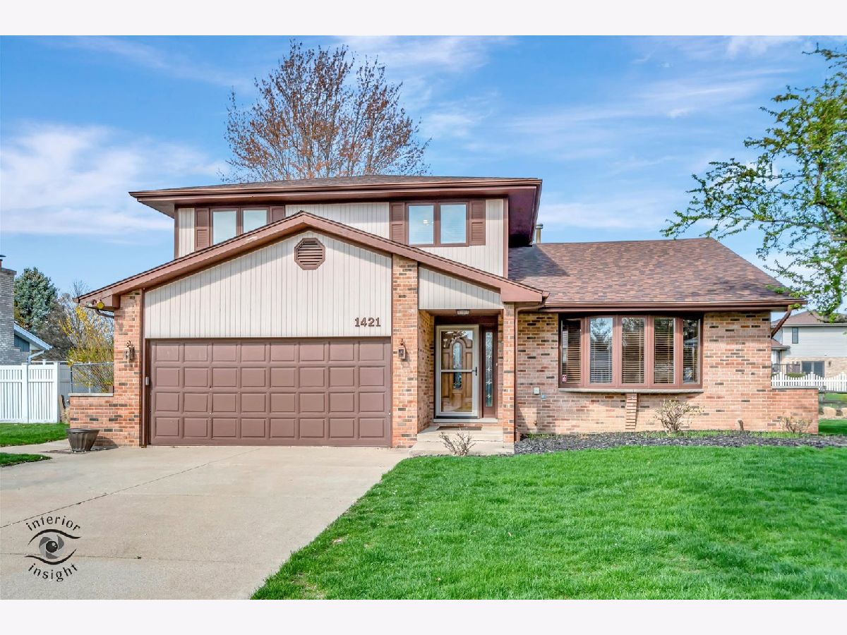 Homes & Condos & Townhomes Sold Country Creek New Lenox Illinois, 1421 Delmar