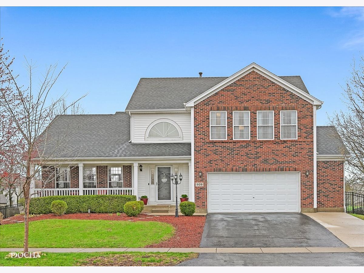 Homes & Townhomes Sold Rivers Edge Landing Minooka Illinois, 909 Rivers Edge