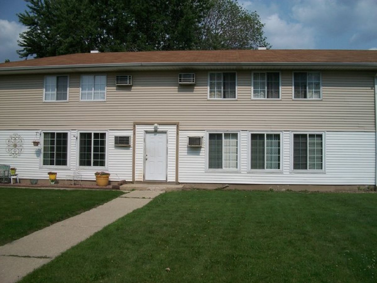  Rented Hometown Illinois, 8713 Keeler