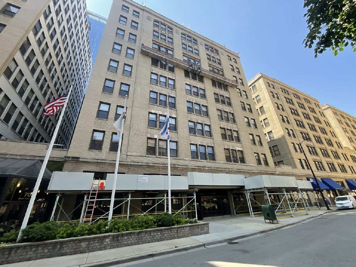 Condominiums Rented Printers Square Chicago Illinois, 680 Federal