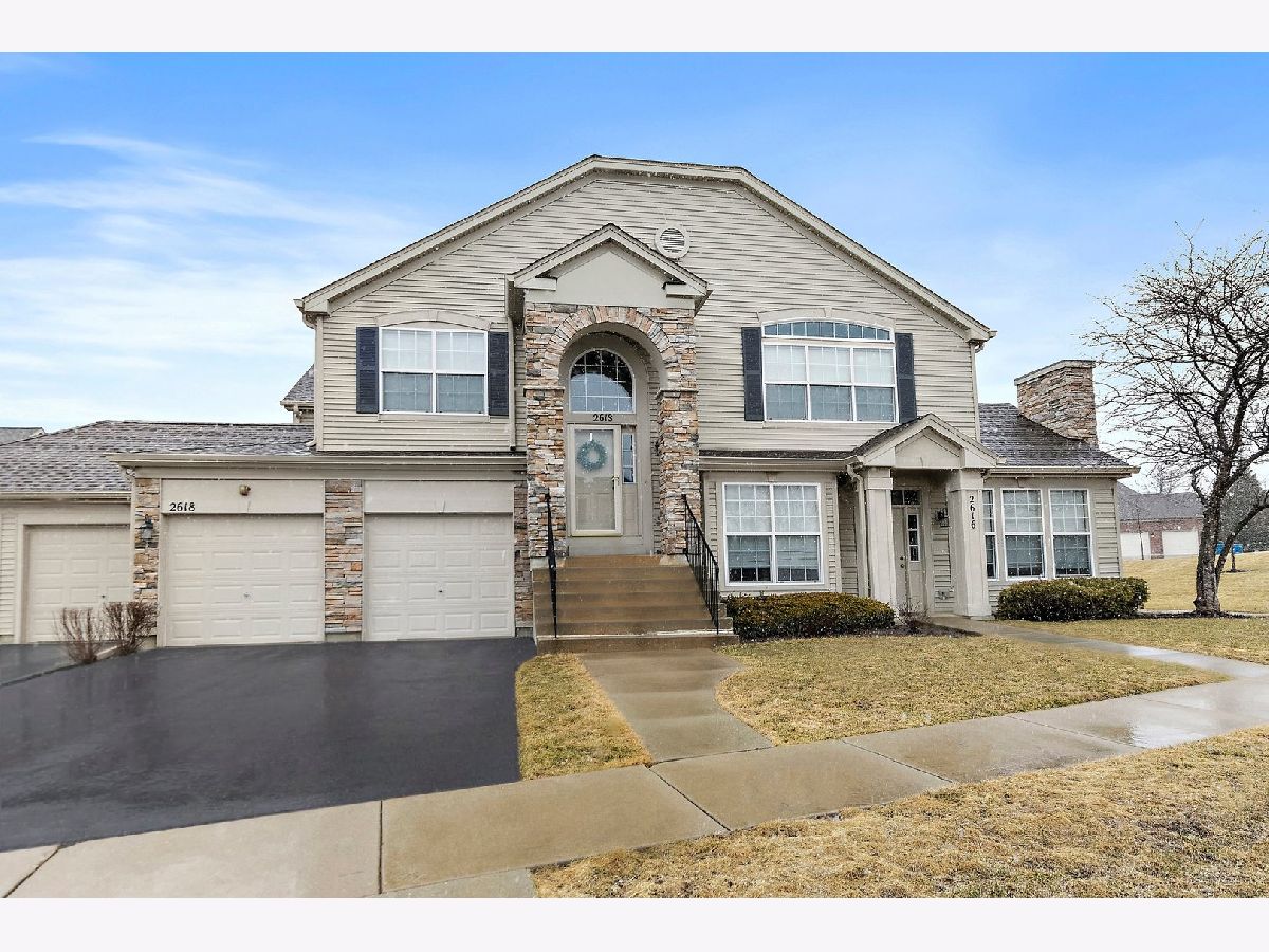 Townhomes & Homes Sold Grand Pointe Meadows West Dundee Illinois, 2618 Maple