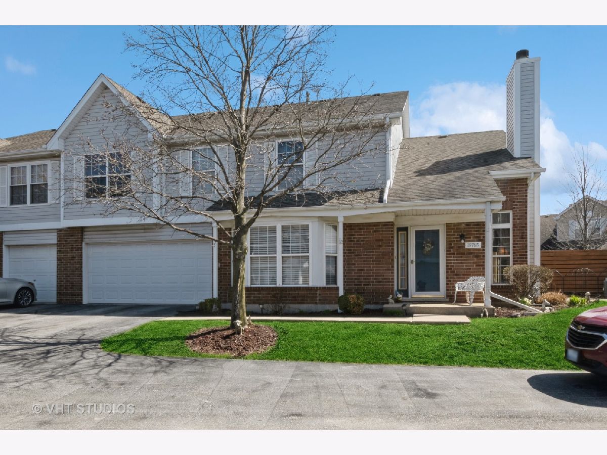 Townhomes Sold Cambridge Place Mokena Illinois, 19765 Cambridge