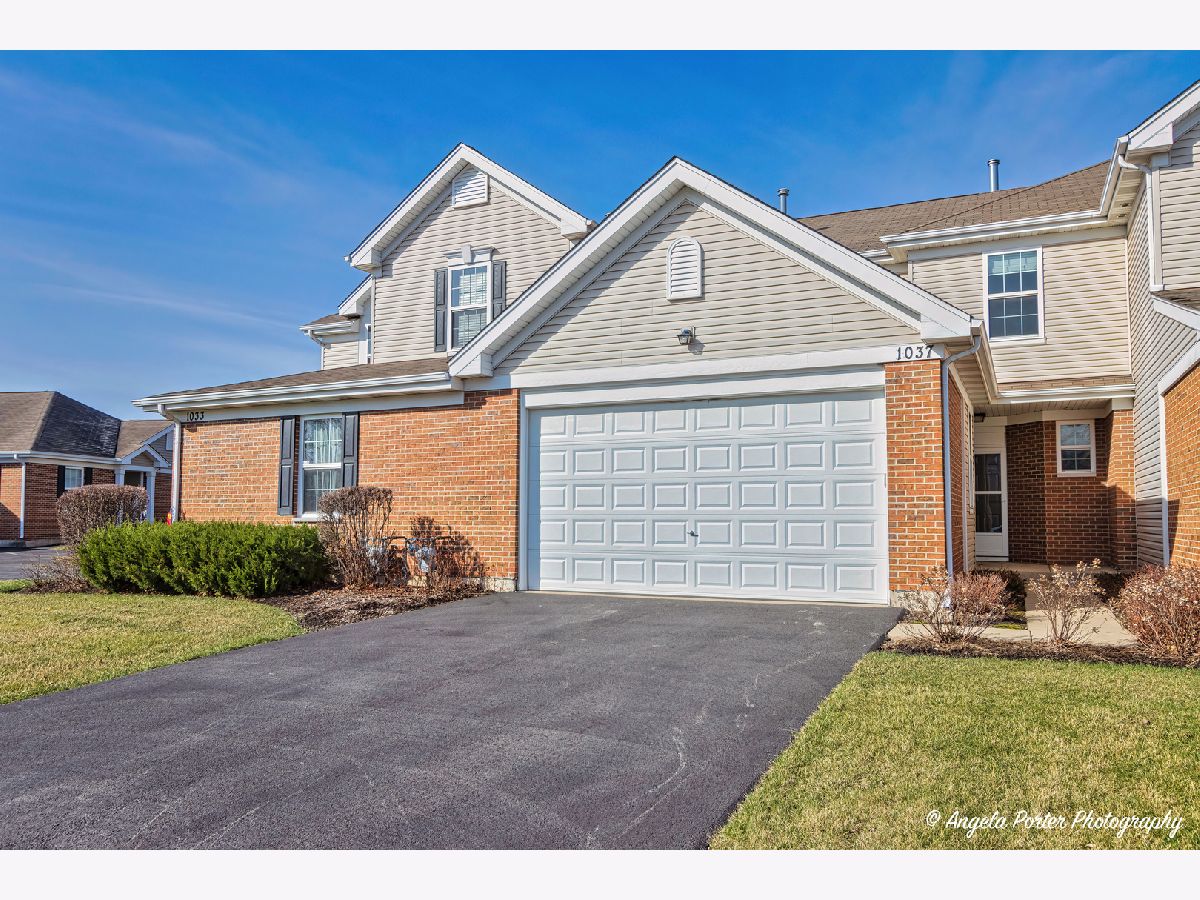 Homes & Townhomes & Condos Sold Legend Lakes Mchenry Illinois, 1037 Carrick