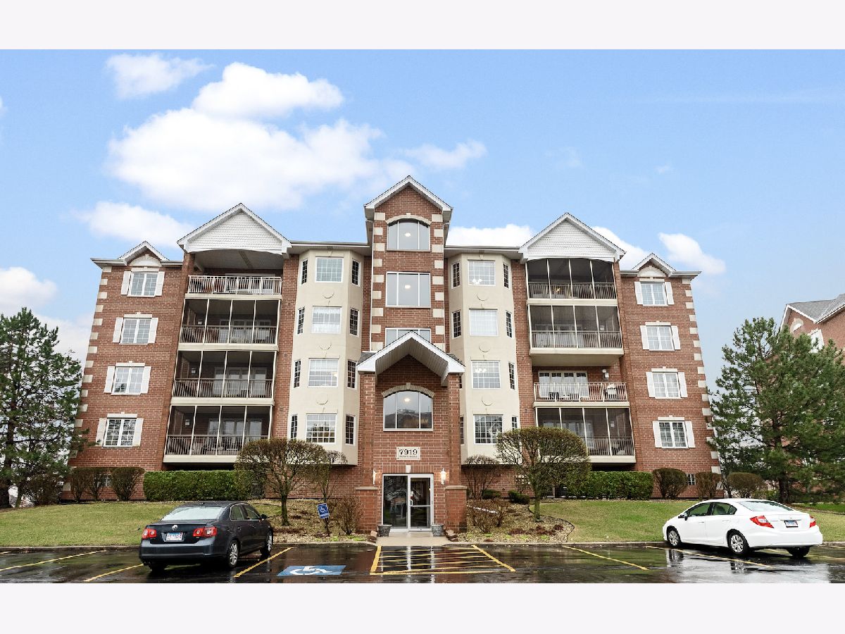 Condominiums Sold Brookside Place Tinley Park Illinois, 7919 Trinity