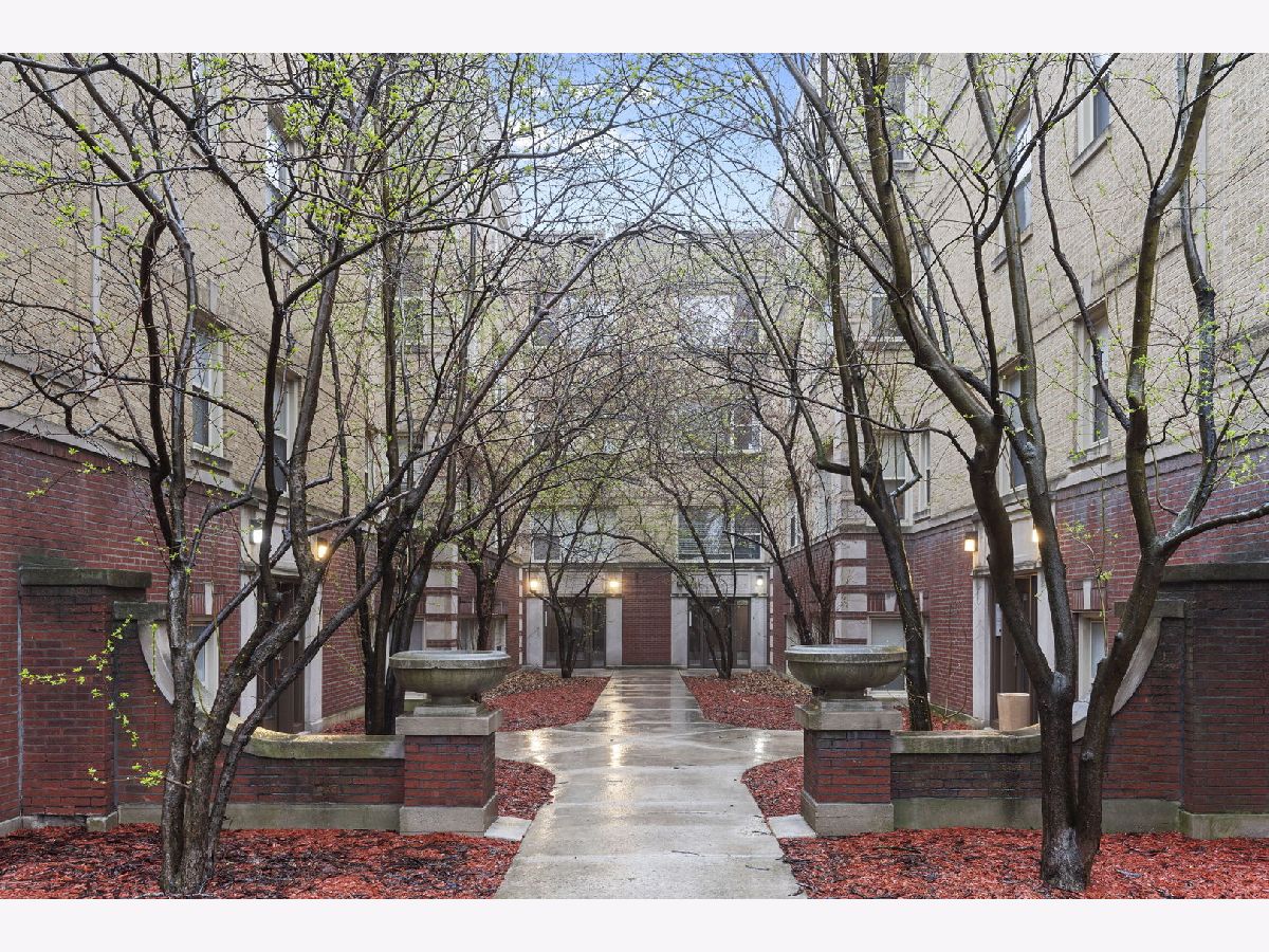 Condominiums Sold Harding Court Condos Chicago Illinois, 4851 Harding