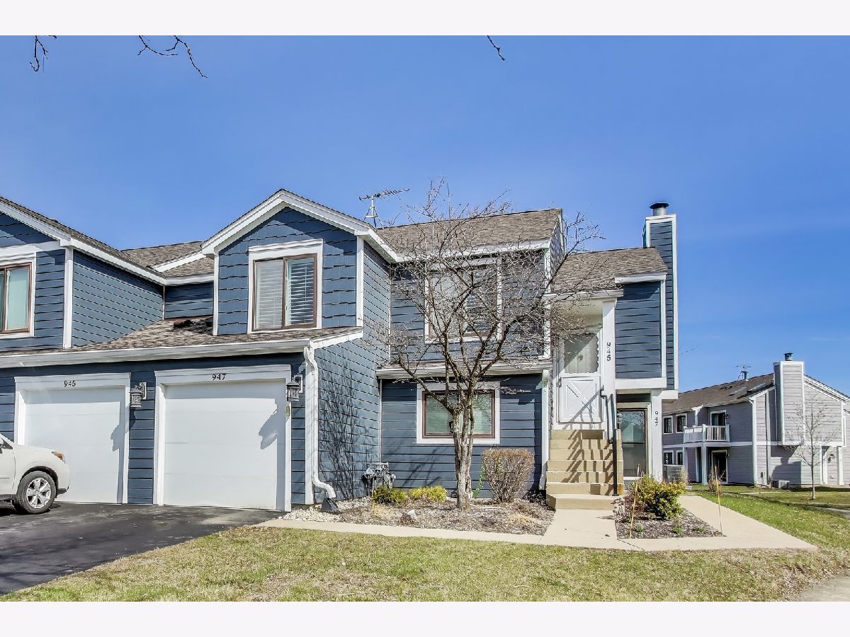 Townhomes & Condos & Homes Sold Summit Place Schaumburg Illinois, 947 Glouchester