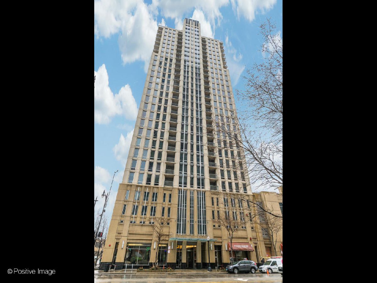 Condominiums Sold Michigan Avenue Towers Chicago Illinois, 1250 Michigan