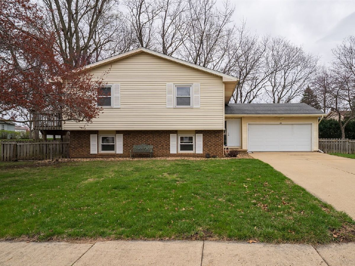 Homes Sold Suburban East Bloomington Illinois, 1305 Kim