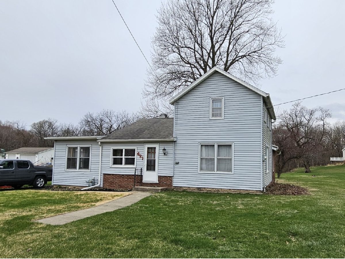  Rented Sheffield Illinois, 421 Reed