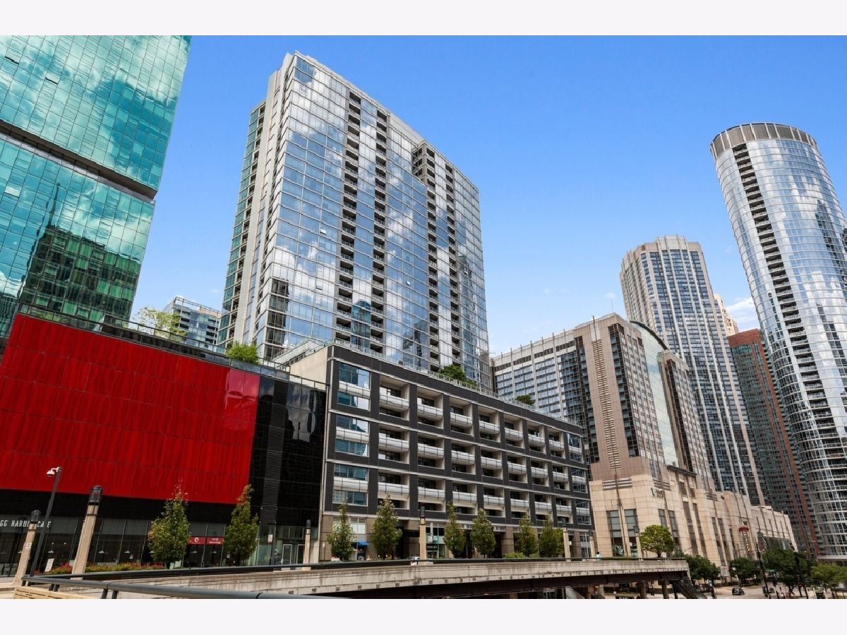 Condominiums Rented Fairbanks At Cityfront Chicago Illinois, 240 Illinois