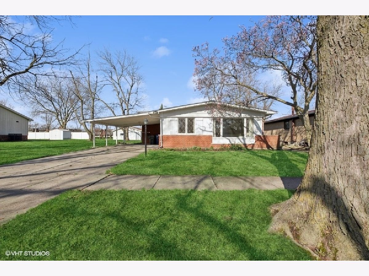 Homes & Condominiums Sold Glenwood Manor Glenwood Illinois, 424 Kenneth