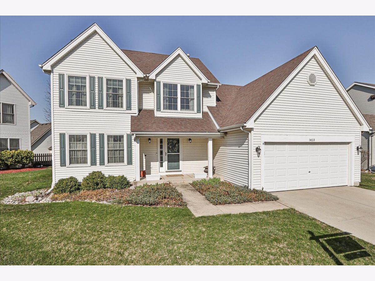 Homes Sold Concord At Meadowbrook Lake In The Hills Illinois, 1423 Deer Creek