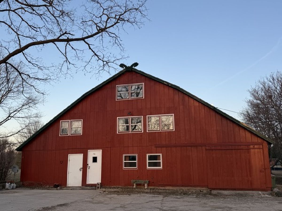  Rented West Dundee Illinois, 37W793 Binnie