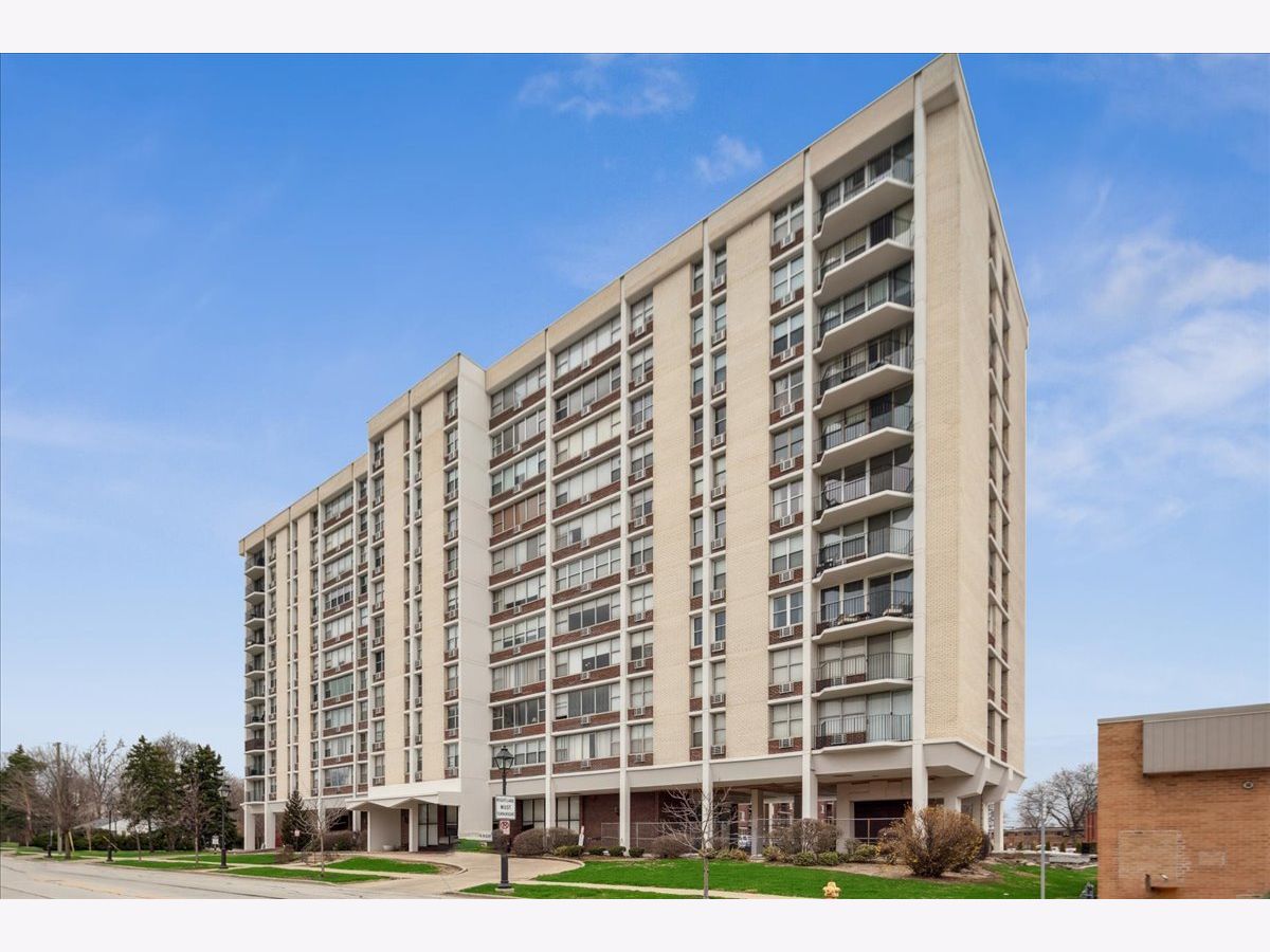 Condominiums Sold Lombard Tower Lombard Illinois, 33 Main