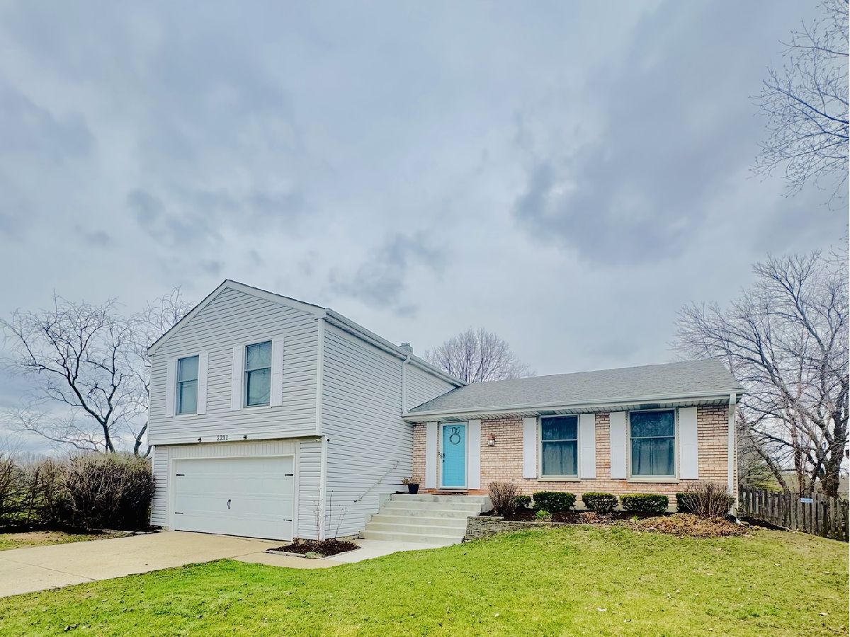 Homes & Condos & Townhomes Sold Sheffield Estates Schaumburg Illinois, 2232 Hitching Post