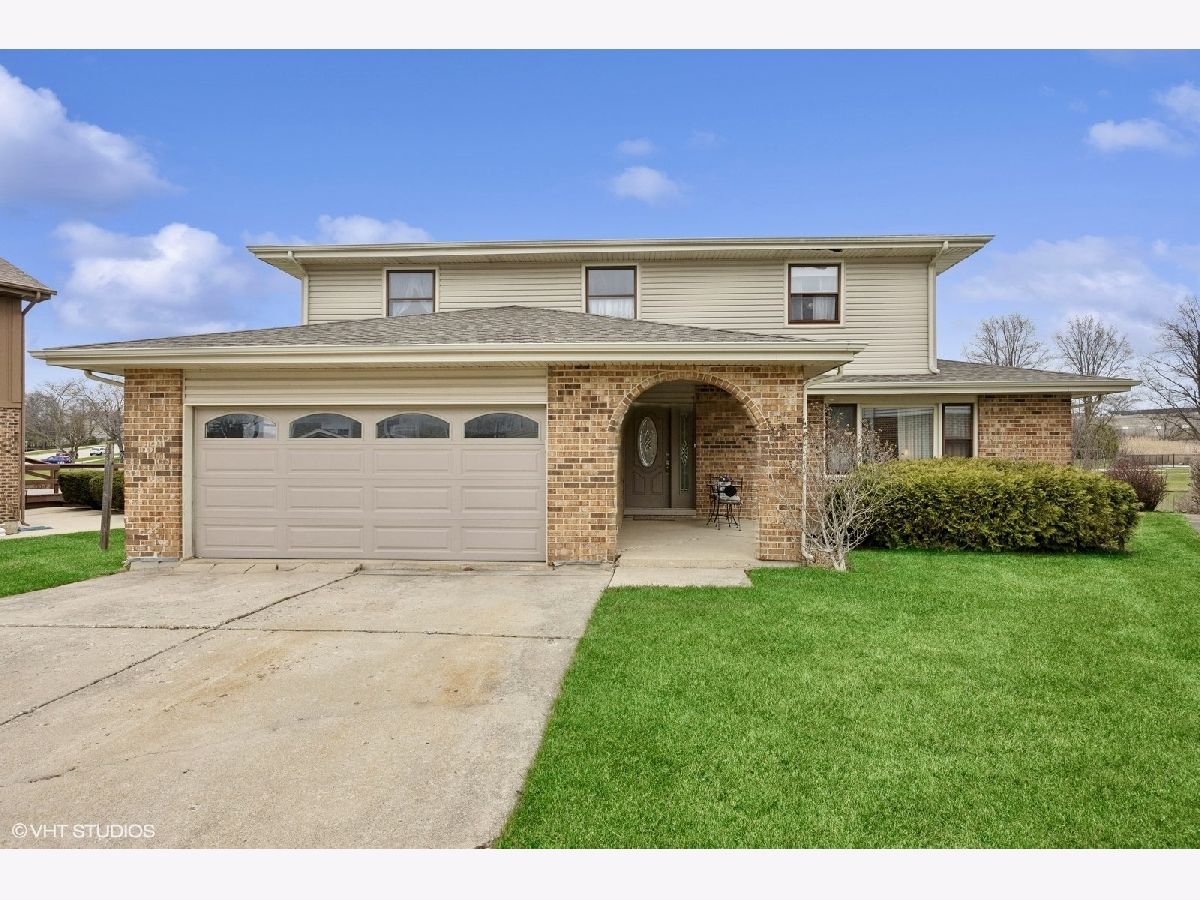 Townhomes & Condos & Homes Sold Knollwood Lake Zurich Illinois, 1028 Aspen