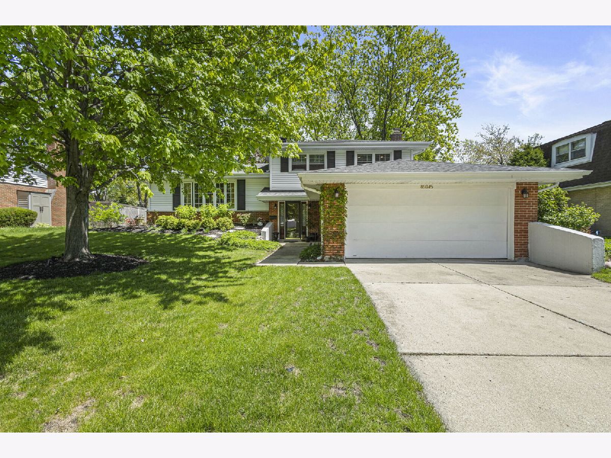 Homes & Condominiums Sold Farmingdale Darien Illinois, 8S045 Grant