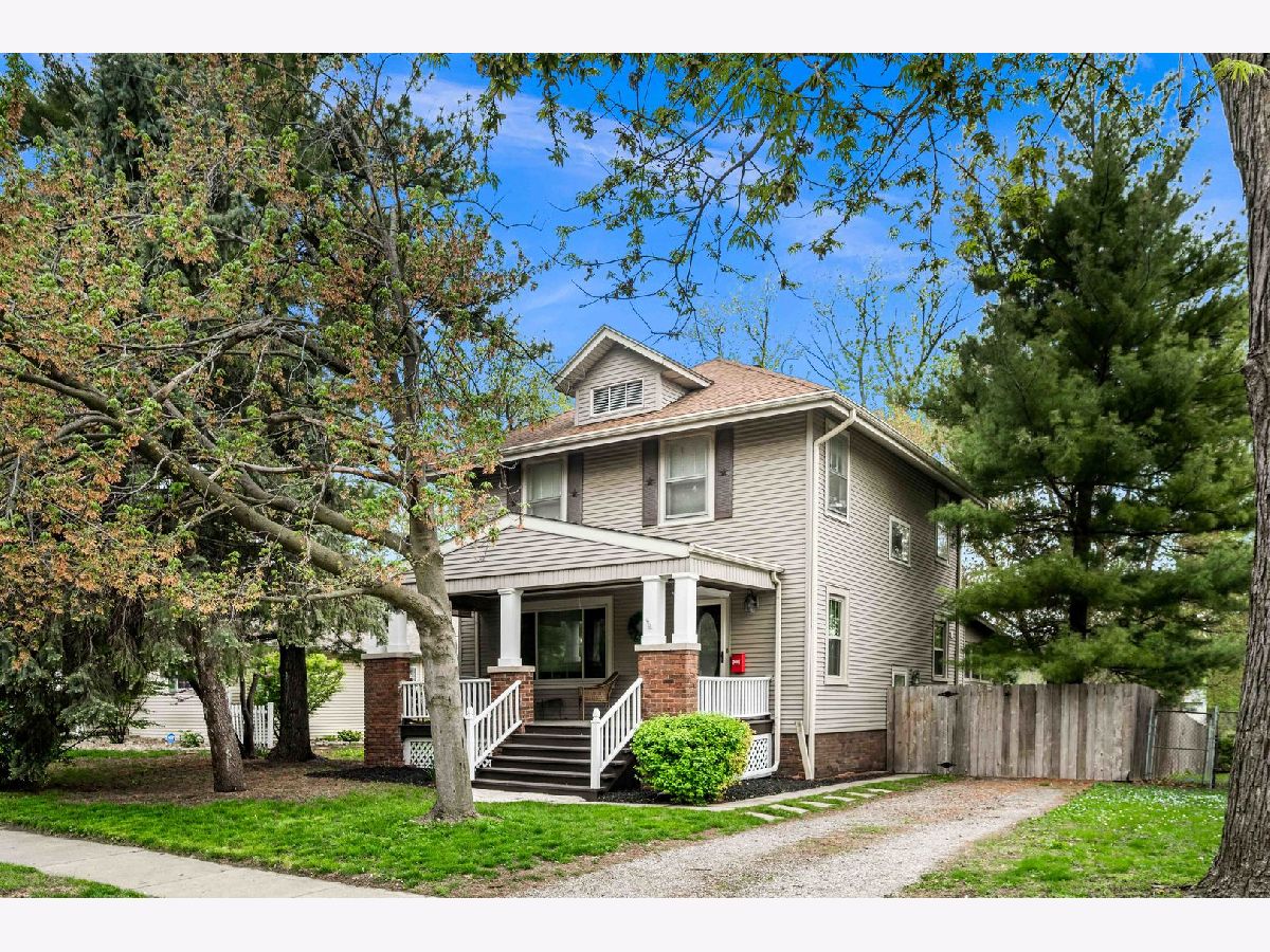 Homes & Condos & Townhomes Sold Founders Grove Bloomington Illinois, 1210 Oakland