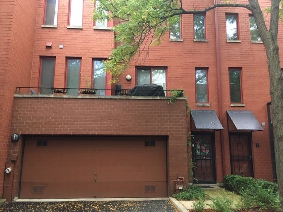 Townhomes & Condos & Homes Rented Dearborn Park Ii Chicago Illinois, 1244 Federal