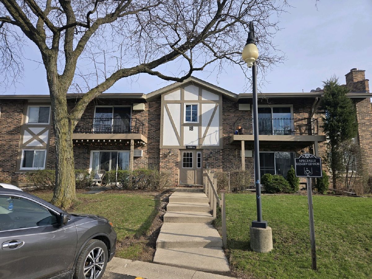 Condos & Townhomes Rented Stratford Green Willowbrook Illinois, 9s220 Frontage