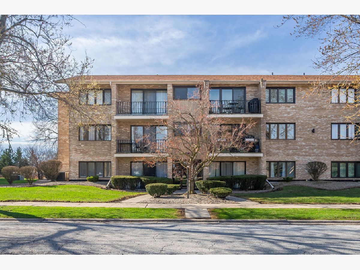 Condominiums Sold Tiffany Gardens Orland Park Illinois, 7345 Tiffany