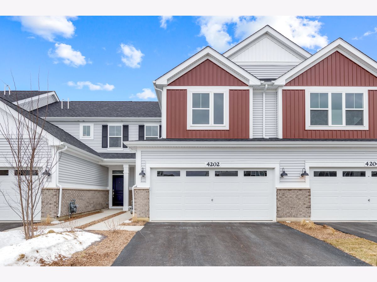 Condos & Townhomes Rented Gramercy Square Aurora Illinois, 4202 Calder