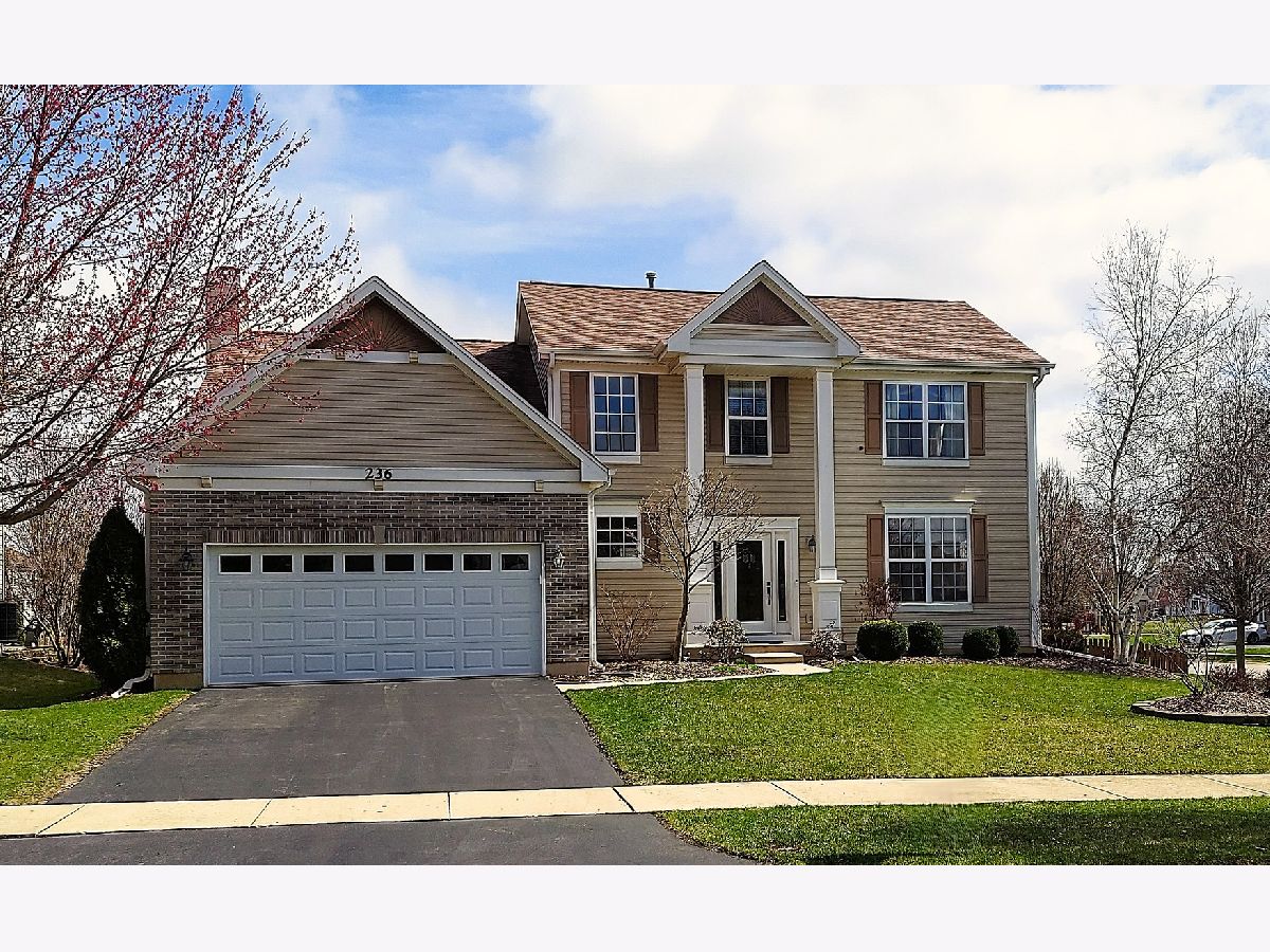 Townhomes & Condos & Homes Sold Windsor Pointe Sugar Grove Illinois, 236 Berkshire