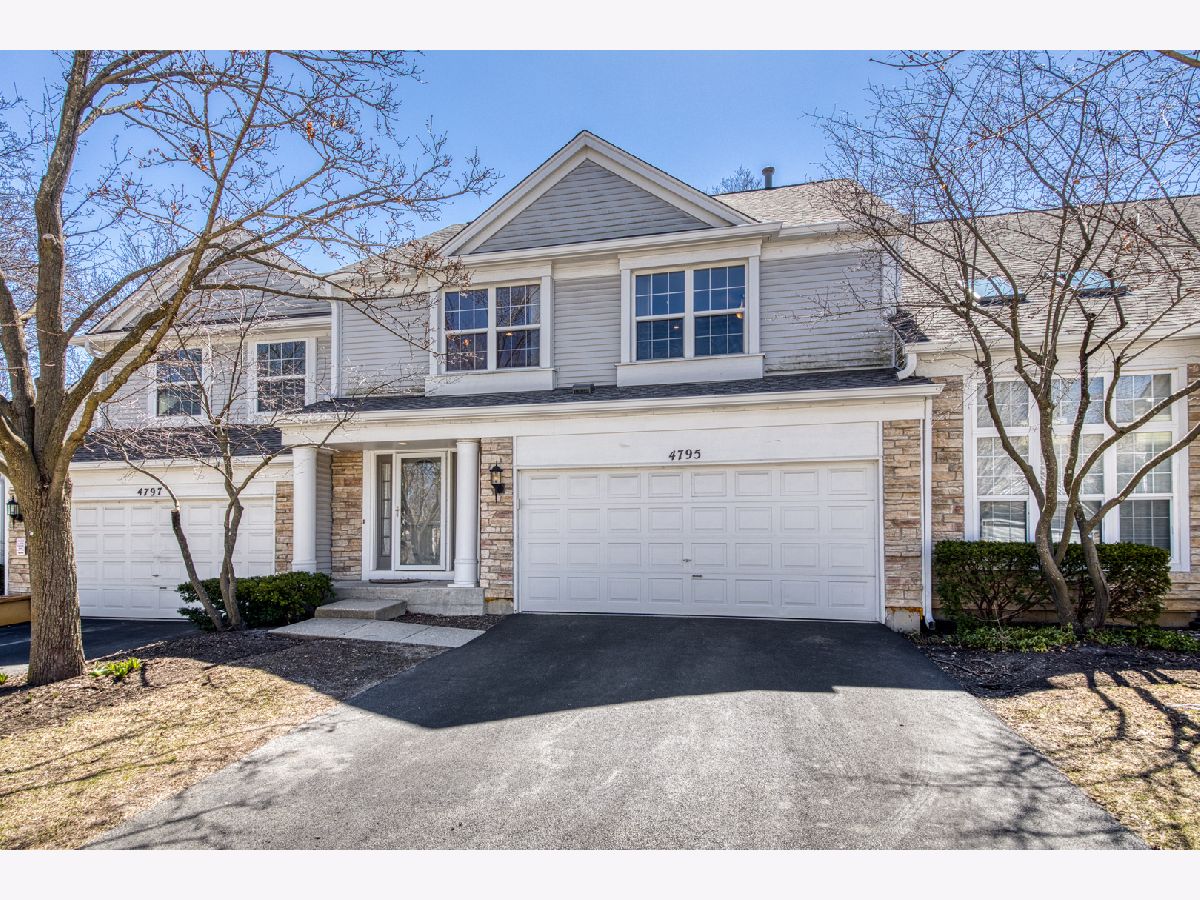 Townhomes Sold Hearthstone Hoffman Estates Illinois, 4795 Amber
