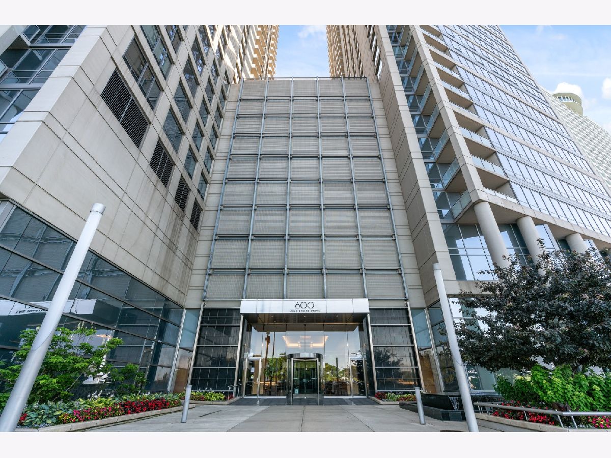 Condos & Townhomes Sold Streeterville Chicago Illinois, 600 Lake Shore