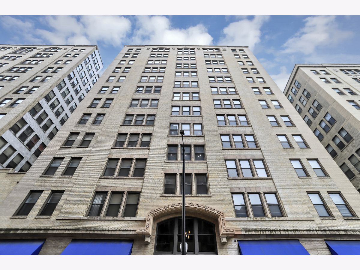 Condominiums Rented Printers Square Chicago Illinois, 740 Federal