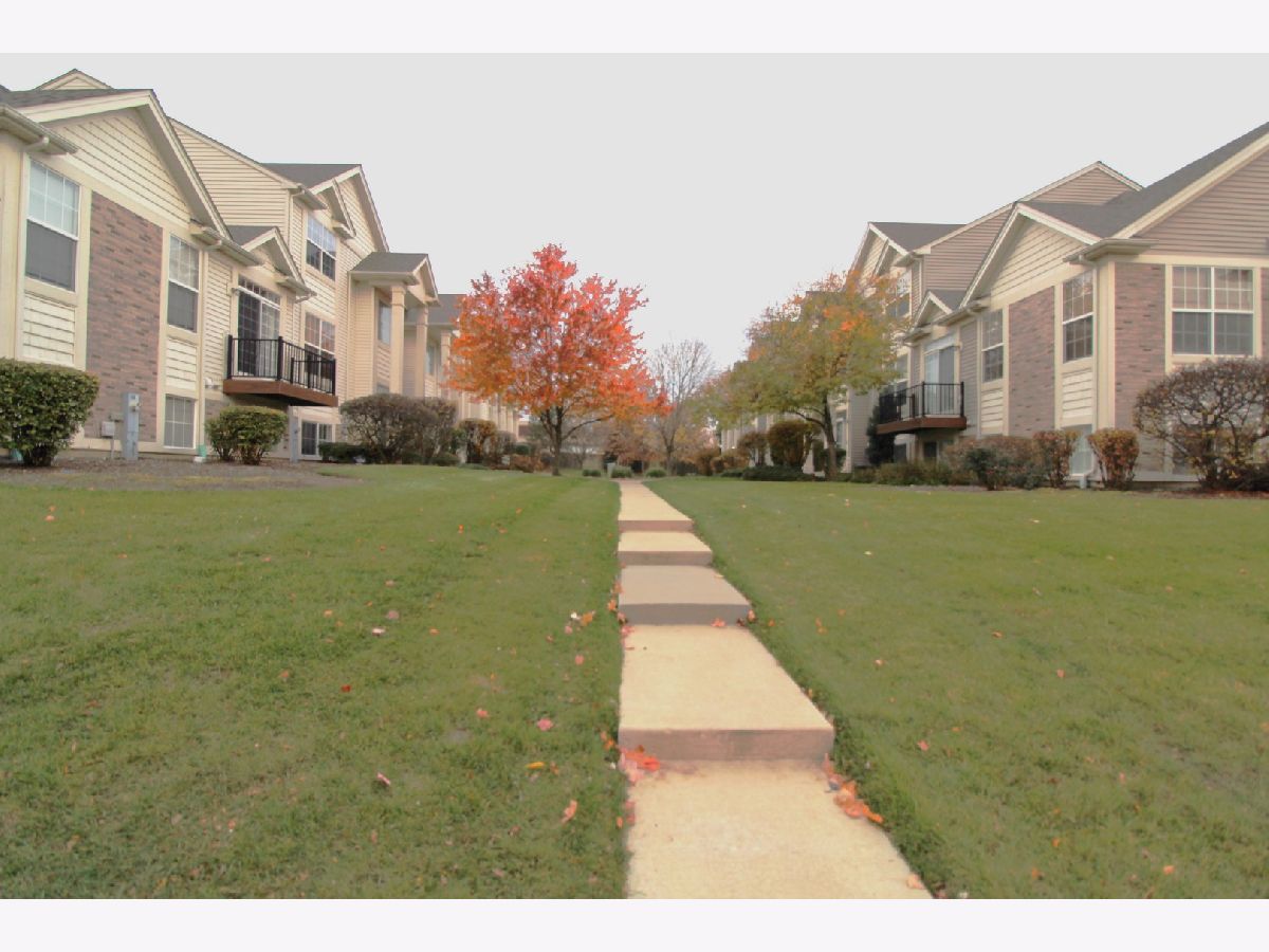  Rented Shorewood Illinois, 855 Summit Creek