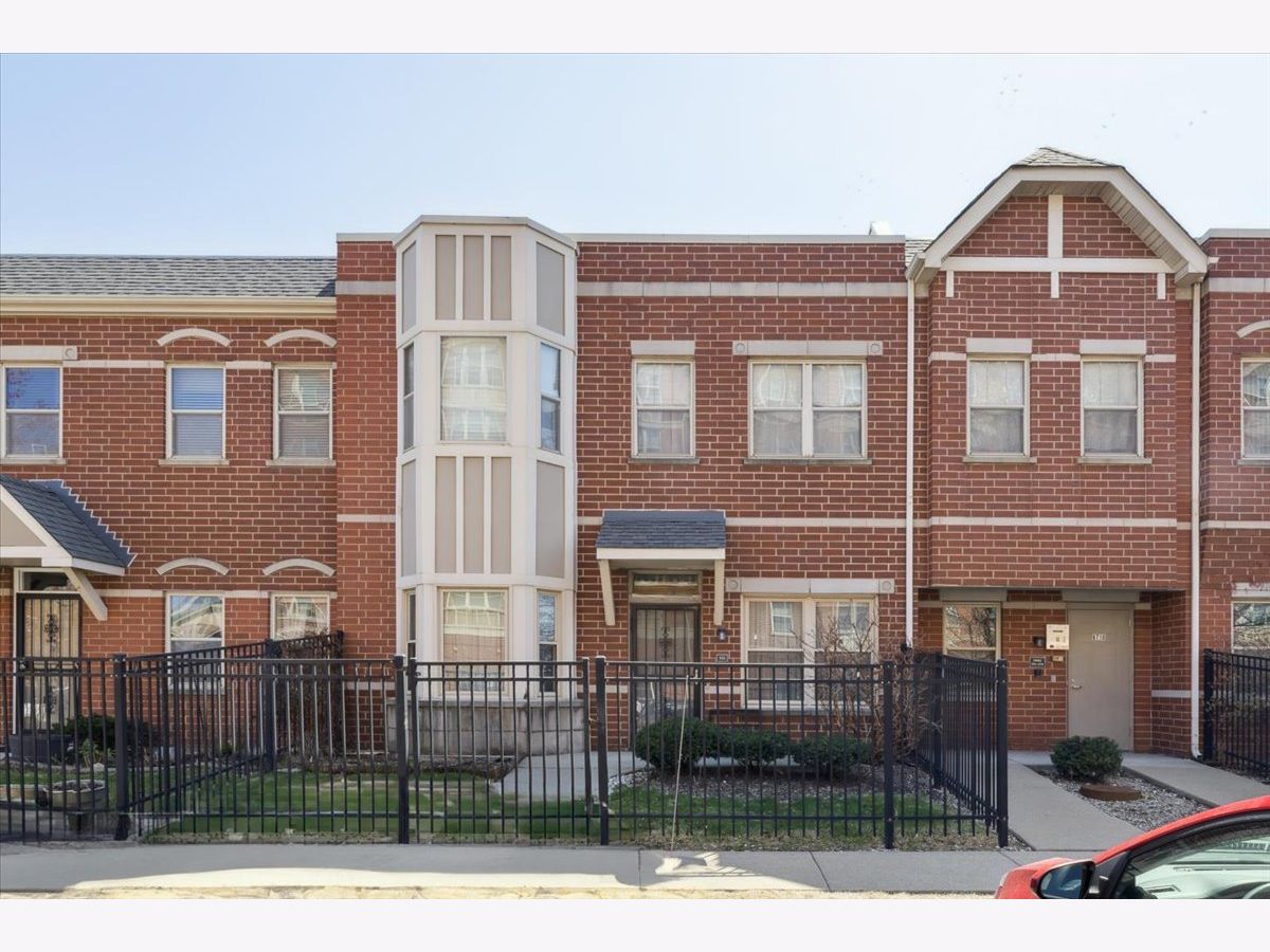 Condominiums & Homes Sold Autumn Green Chicago Illinois, 6710 Keating