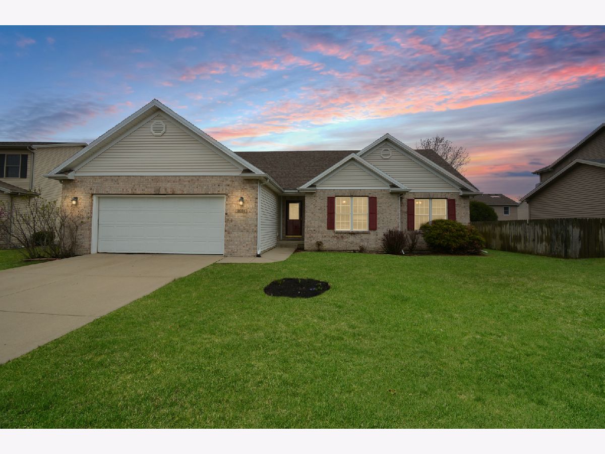 Homes & Condos & Townhomes Sold Eagles Landing Normal Illinois, 2884 Bear Claw